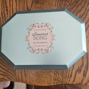 Bath & Body Works Sweetest Song Eau de Parfum in Teal Box